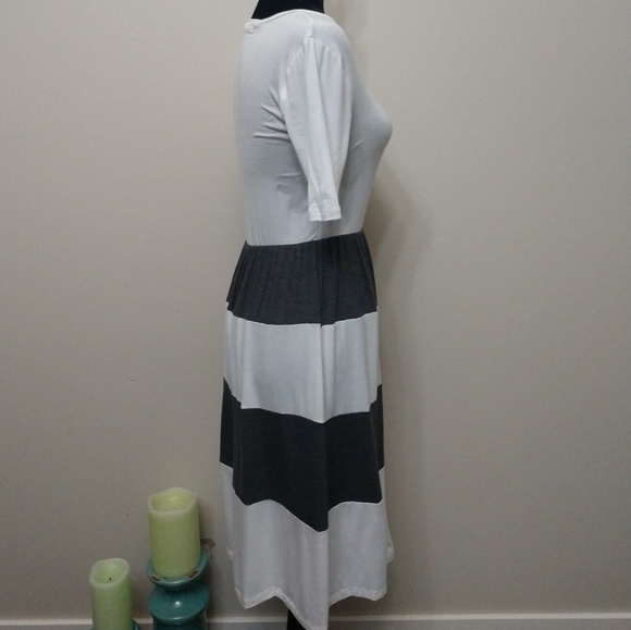 💥CLEARANCE Charcoal Stripe 3/4 Sleeve Midi Dress - Picture 4 of 8